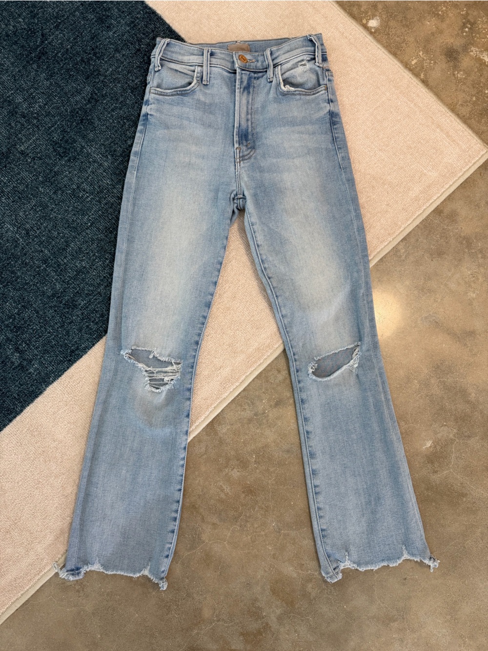MOTHER The Hustler Ankle Chew Jeans in Petal Plucker - Picture 6 of 15